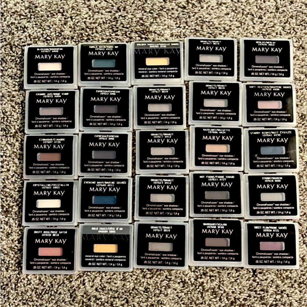 Lot of 25 Mary Kay Eye Shadows